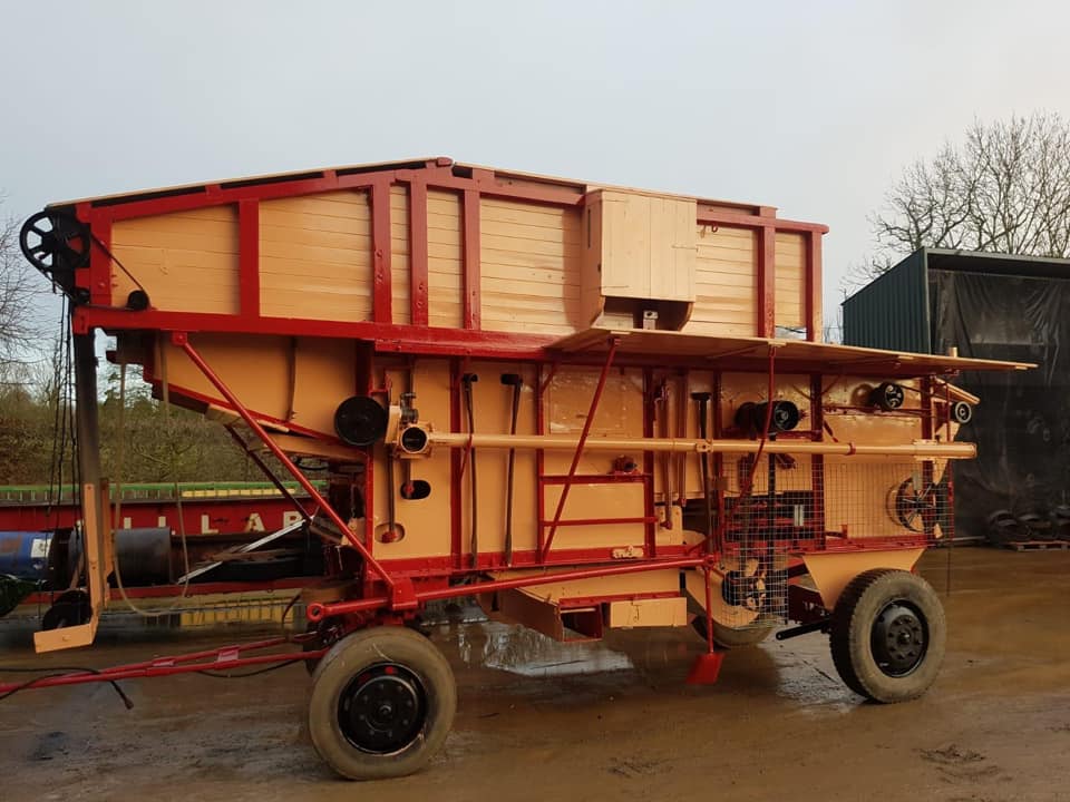 Reed Sales Supplier of Combed Wheat Reed & Water Reed across UK.